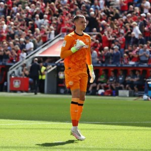 世界杯官方入口说明-科瓦尔：我在滕哈赫执教勒沃库森前就决定离队，离开前都没见过他